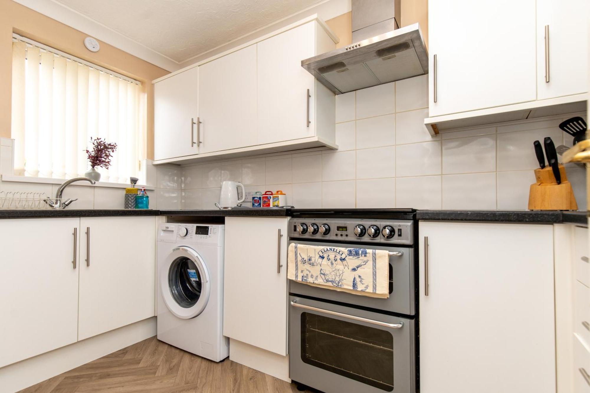 Comfortable And Spacious Superb Holiday Home In Llanelli, Dog Friendly エクステリア 写真