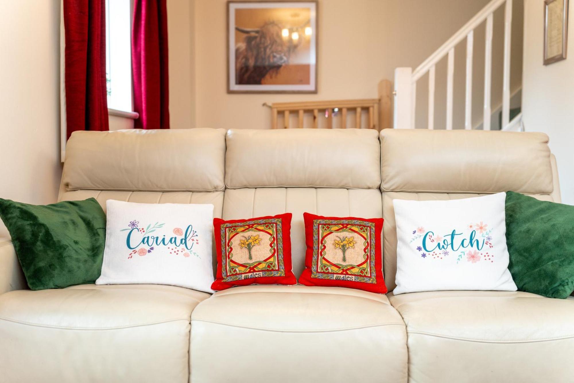 Comfortable And Spacious Superb Holiday Home In Llanelli, Dog Friendly エクステリア 写真