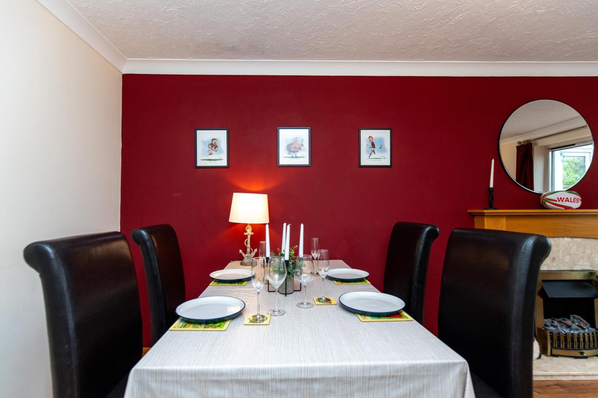Comfortable And Spacious Superb Holiday Home In Llanelli, Dog Friendly エクステリア 写真