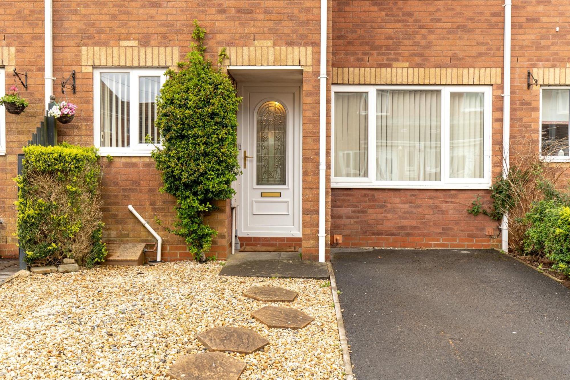Comfortable And Spacious Superb Holiday Home In Llanelli, Dog Friendly エクステリア 写真