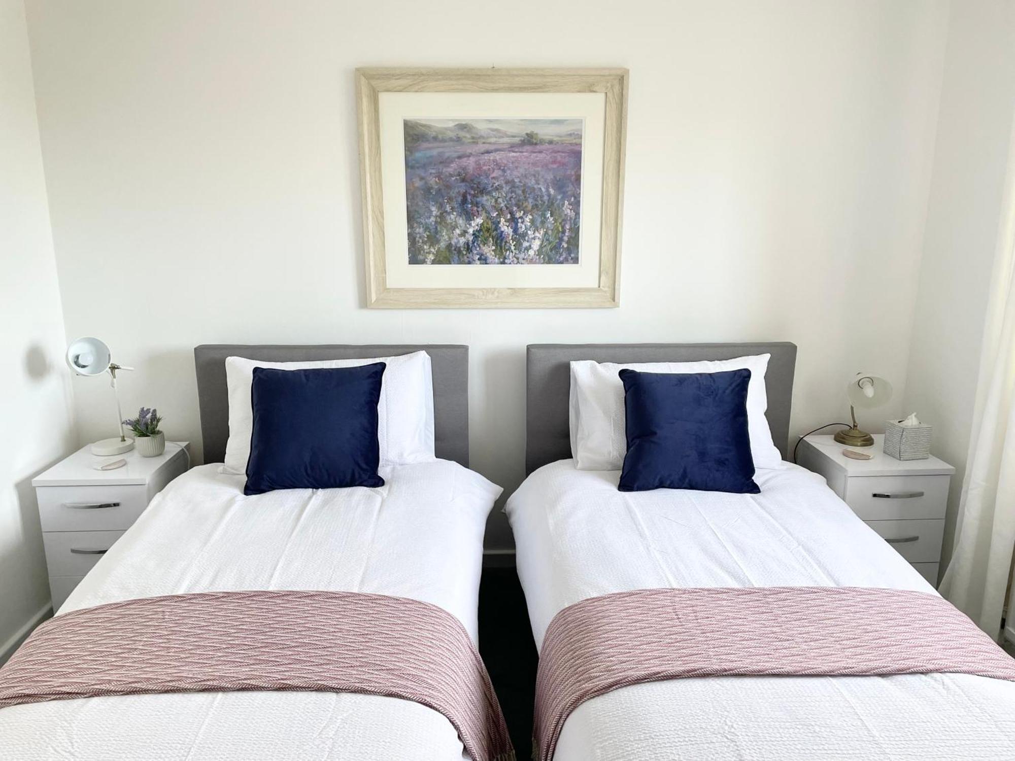 Comfortable And Spacious Superb Holiday Home In Llanelli, Dog Friendly エクステリア 写真